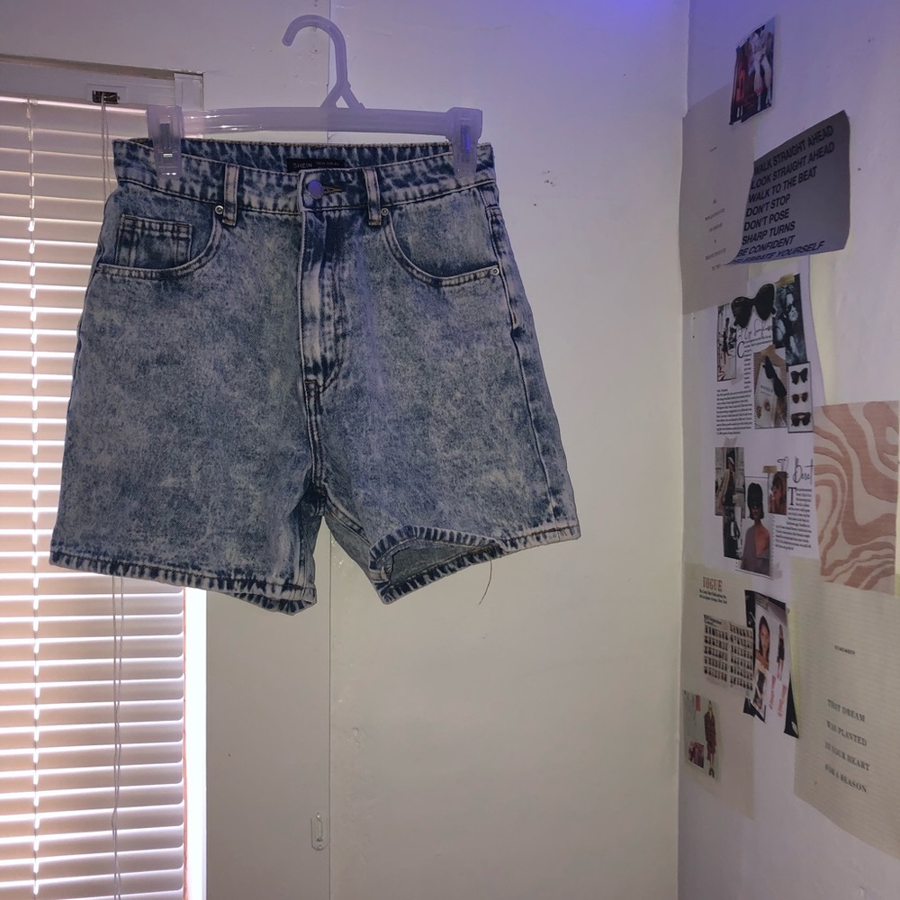 acid wash high waisted jean shorts